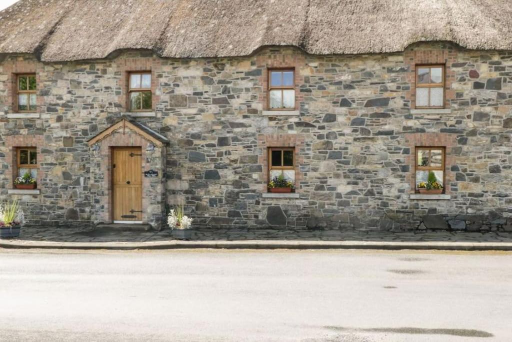 An Maide Ban, Cootehill Villa Exterior photo