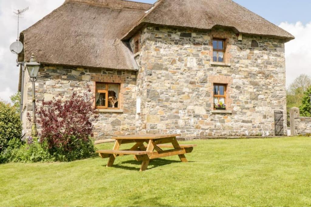 An Maide Ban, Cootehill Villa Exterior photo