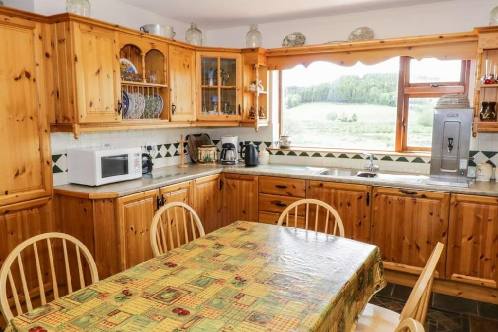 An Maide Ban, Cootehill Villa Exterior photo