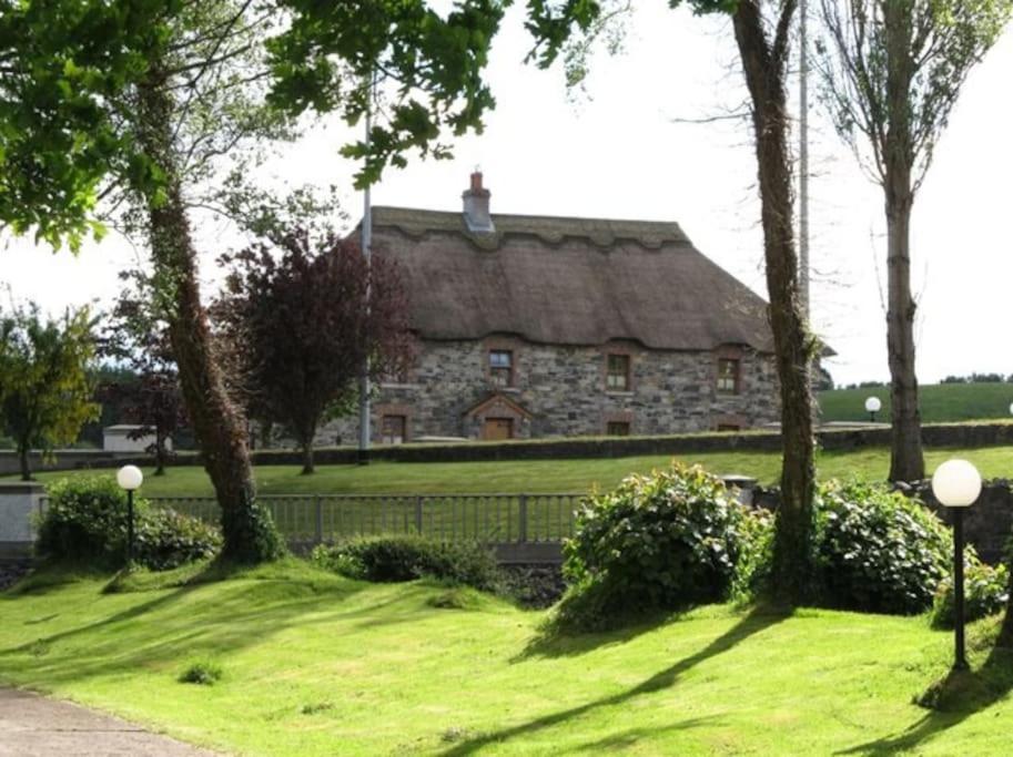 An Maide Ban, Cootehill Villa Exterior photo